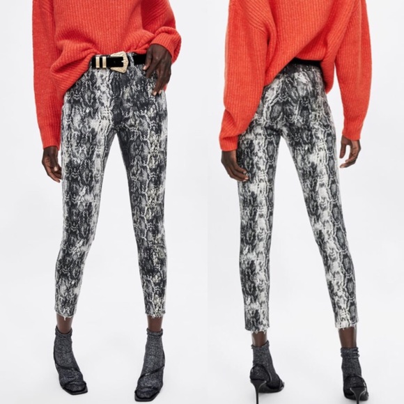 Zara | Raw Hem Grey Snake Print Skinny Ankle Jeans
